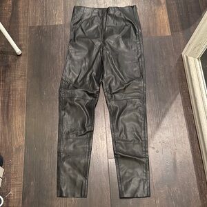 Zara Women’s Sleek Black Faux Leather leggings
